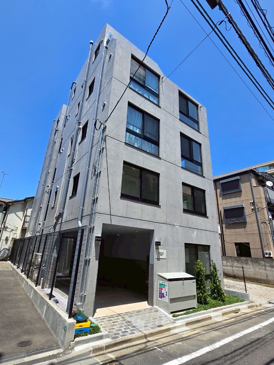 地下1階・地上5階建て目黒区のRC造マンション